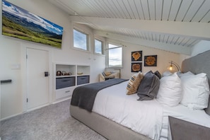 3 bedrooms, in-room safe, iron/ironing board, free WiFi - Beautifully Renovated 3BR, 3BA w Pool & Hot tub (Snowmass Village)