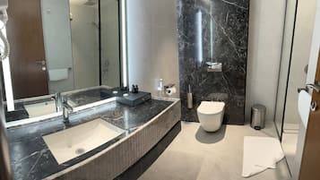 Free toiletries, hair dryer