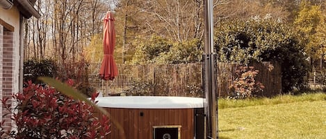 Bain à remous extérieur