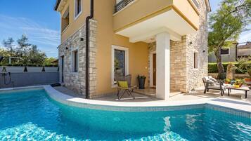 Familienhaus, Mehrere Schlafzimmer (Casa Dika Pool & Lounge) | Pool | Außenpool (je nach Saison geöffnet)