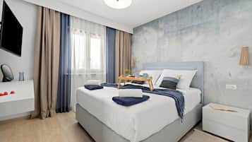 Casa família, vários quartos (Casa Dika Pool & Lounge) | 3 quartos, espaço de trabalho para notebook