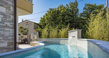 Casa Dika Pool & Lounge