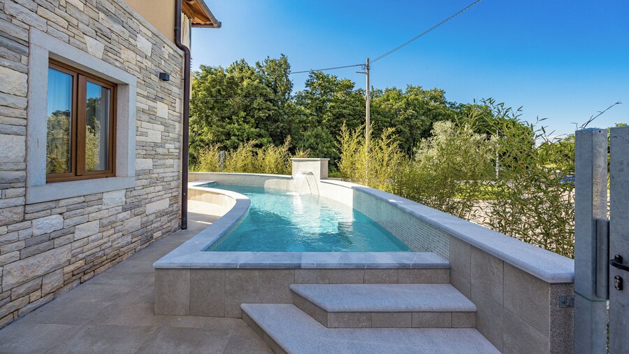 Casa Dika Pool & Lounge