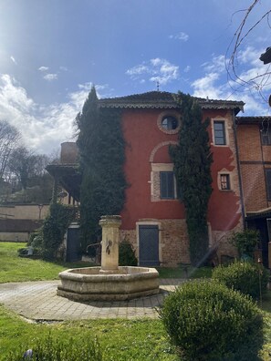Exterior - Les Jardins de la Tour (Chatillon-sur-Chalaronne)