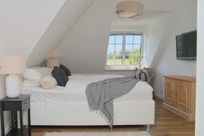 2 soverom, skrivebord og wi-fi (inkludert)