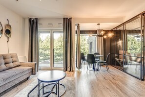 Deluxe Apartment | Living area - RentPlanet - Apartamenty Księcia Witolda (Wroclaw)