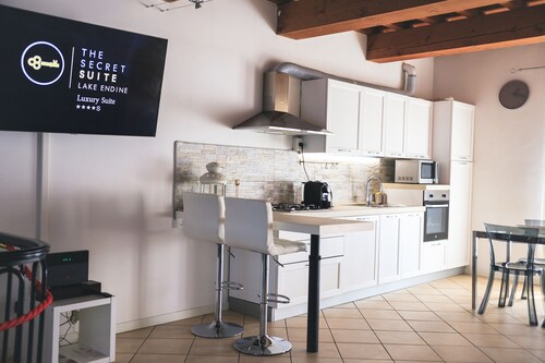 [Lake view suite + parking] HOME-TheSecretSuite