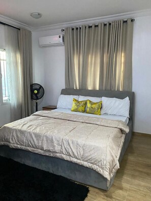 公寓 | 3 多间卧室、熨斗/熨衣板、免费 WiFi、床单