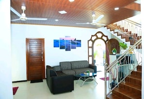 Living area - Blue Diamond Resort (Trincomalee)