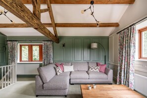 LCD TV - Long Ashes - Netherside Barn (Skipton)