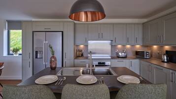 Fridge, microwave, oven, dishwasher