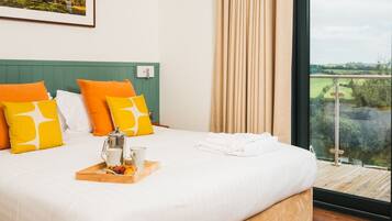 2 bedrooms, iron/ironing board, bed sheets