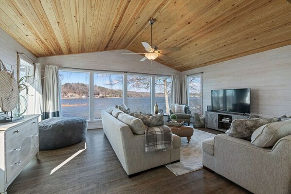 Smart-TV, DVD-Player