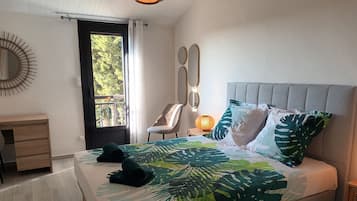 5 bedrooms, iron/ironing board, travel crib, free WiFi