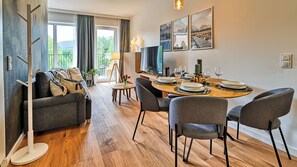 Apartment (204) | Living area