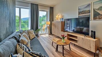 Apartment (204) | Living area