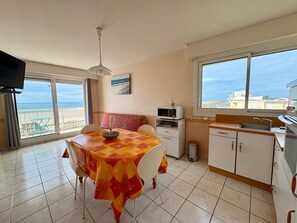 Interior - Comfortable apartment in Saint-Jean-de-Monts for 5 people, sea view (Saint-Jean-de-Monts)