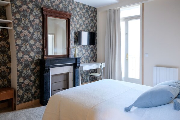 3 chambres, fer et planche à repasser, lit parapluie, Wi-Fi gratuit