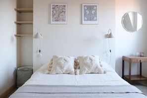 3 bedrooms, iron/ironing board, travel cot, free WiFi