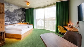 Double Room ROOMY with Kitchen | Meja kerja, Wi-Fi gratis, dan seprai linen