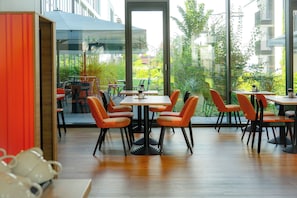 Daily self-service breakfast (EUR 26.00 per person)