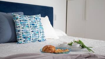 1 bedroom, internet, bed sheets