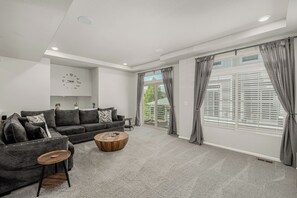 Smart TV, video games, offices, computer monitors