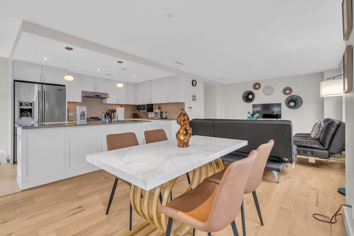 2 BR Fully Furnished Apartment at Penn Quarters - Surrounded by Best Restaurants