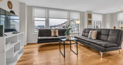 2 BR Fully Furnished Apartment at Penn Quarters - Surrounded by Best Restaurants