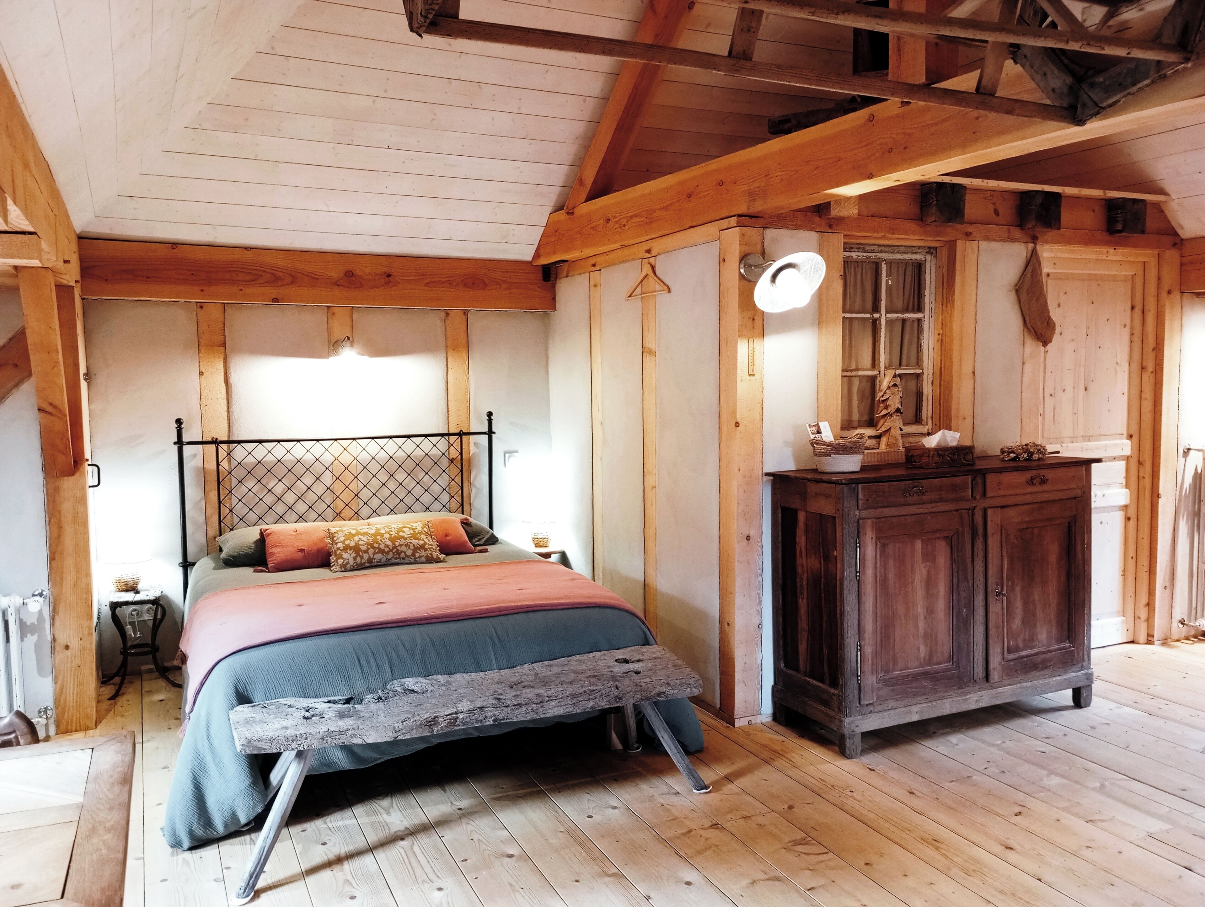 1 habitación, muebles diferentes, wifi gratis y ropa de cama 