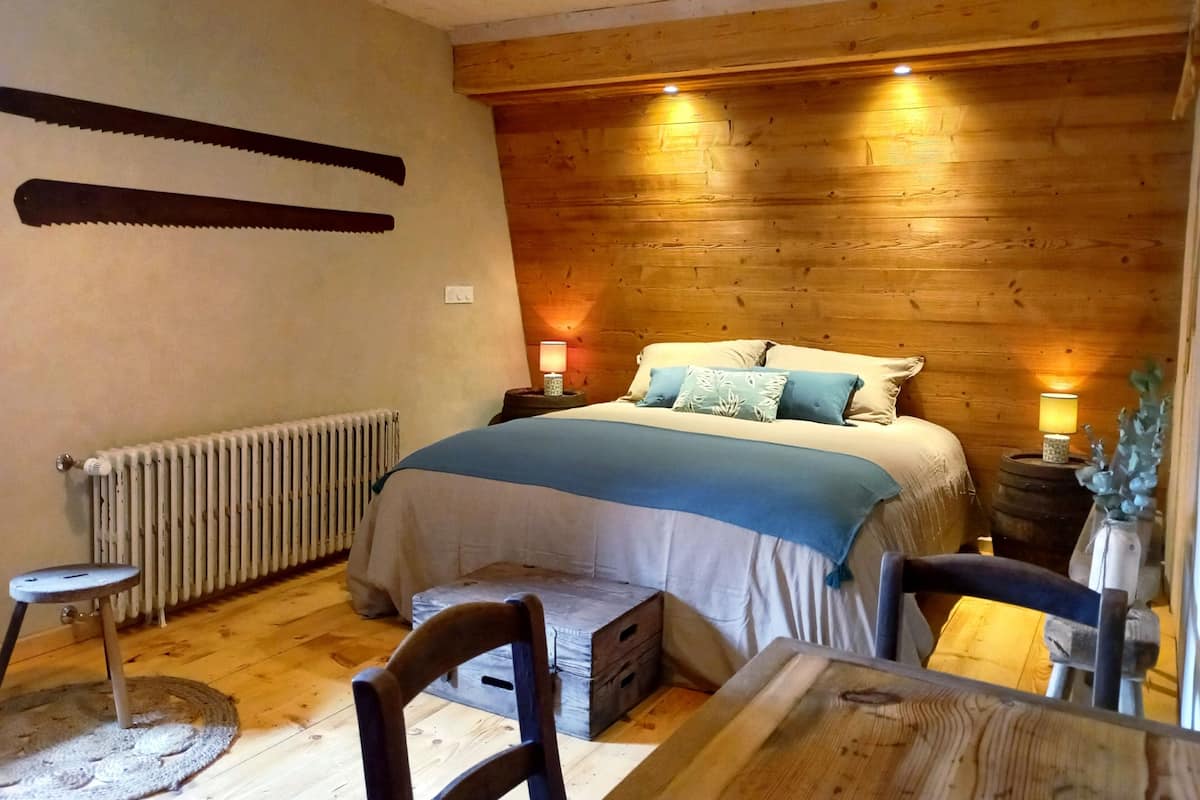 Traditionele kamer, 1 queensize bed | 1 slaapkamer, individueel gemeubileerd, gratis wifi, beddengoed