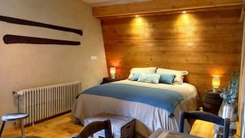 1 bedroom, individually furnished, free WiFi, bed sheets