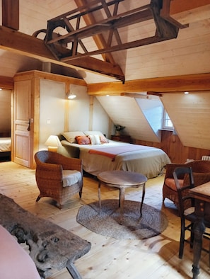 Superior Room | 1 bedroom, individually furnished, free WiFi, bed sheets - Maison d'hôtes de charme - Ancien moulin en pleine nature - La Paulusmühle (Soucht)