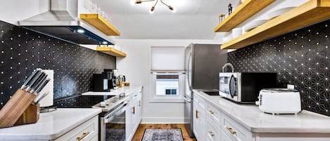 Fridge, microwave, oven, stovetop