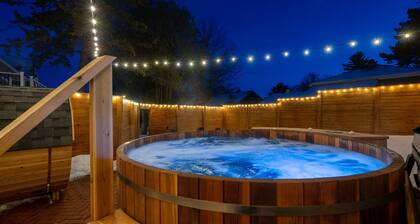 House By The Bay| Cedar Hot Tub & Sauna