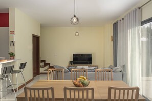 Vila Basic | Tempat makan