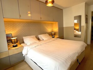 2 bedrooms, desk, soundproofing, iron/ironing board - Le Penthouse de Levallois (Levallois-Perret)