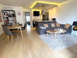Smart TV, books, stereo, printers
