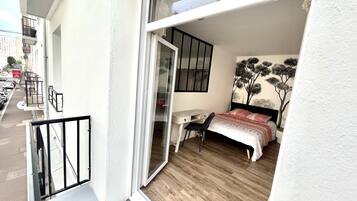 1 slaapkamer, een strijkplank/strijkijzer, wifi, beddengoed