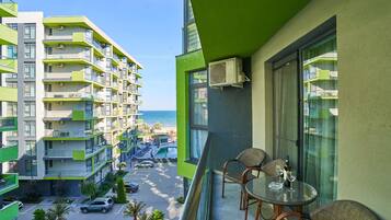 Deluxe Apartment | Terrace/patio