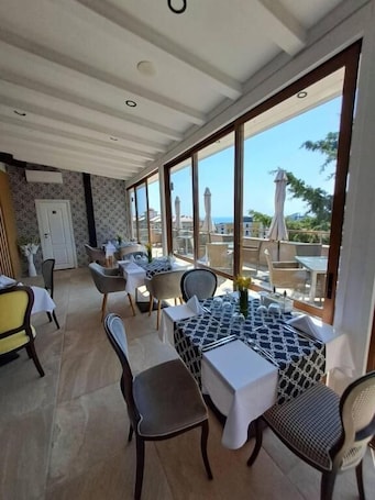 Terraza o patio. Vemara City Apart Hotel