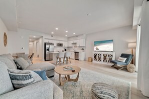 TV - RESORT-STYLE POOL, DIRECT BEACH ACCESS! (Gulf Shores)