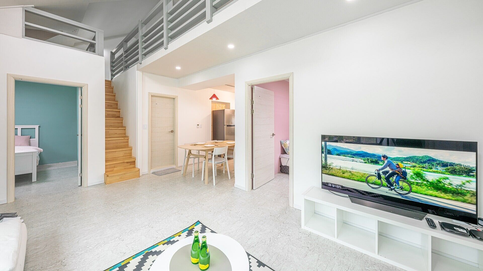 Family House | Living area | 52-inch LED TV with digital channels, heated floors