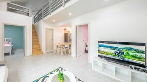 Family House | Living area | 52-inch LED TV with digital channels, heated floors - Yangyang Jaeins Garden (Yangyang)