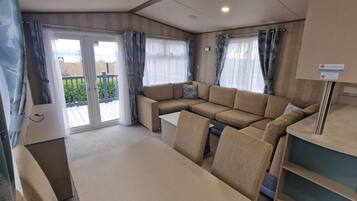 小屋 | 客廳 | 平面電視