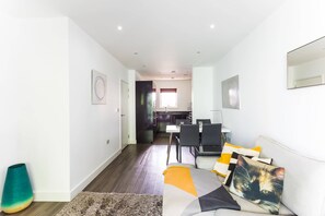 Basic Apartment | Interior - Cozy Bermondsey Apartment (London)