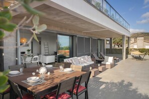 Casa básica, vista para o mar | Fachada