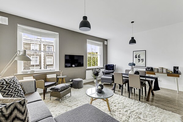 Basic Apartment | Living area | TV - Chic 1 Bedroom Oasis Near Paddington (London)