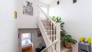 Basic Apartment | Interior - Colourful Notting Hill Home (London)