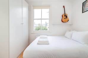 Basic Apartment | 2 bilik tidur, seterika/papan seterika, cadar katil